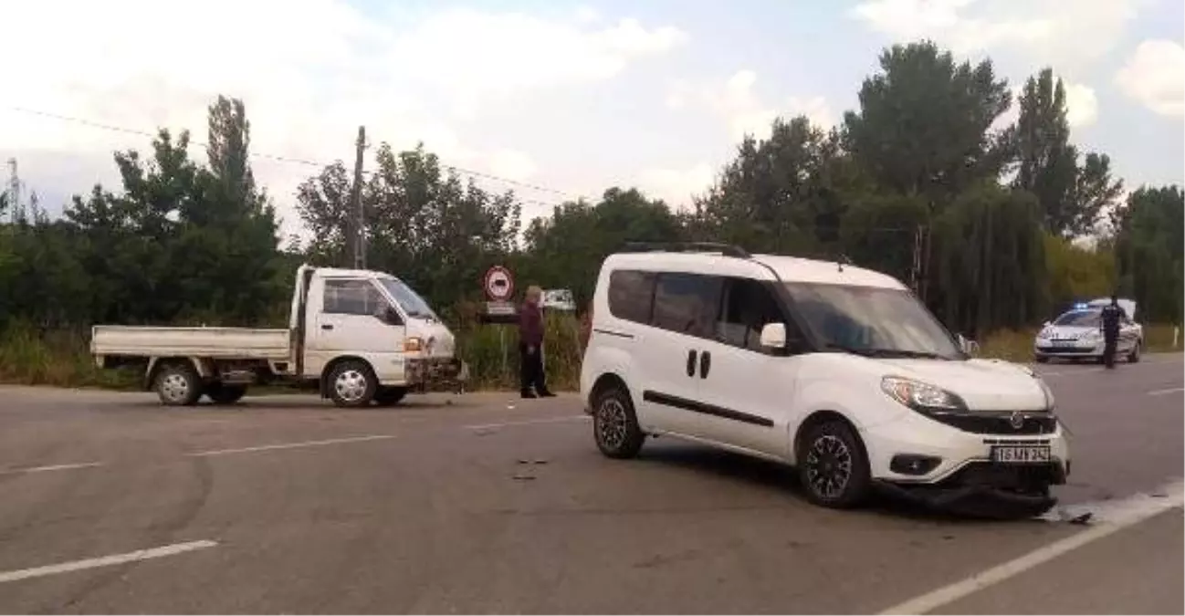 Kazada yaralandı, içinde ziynet eşyası bulunan çantayı elinden bırakmadı