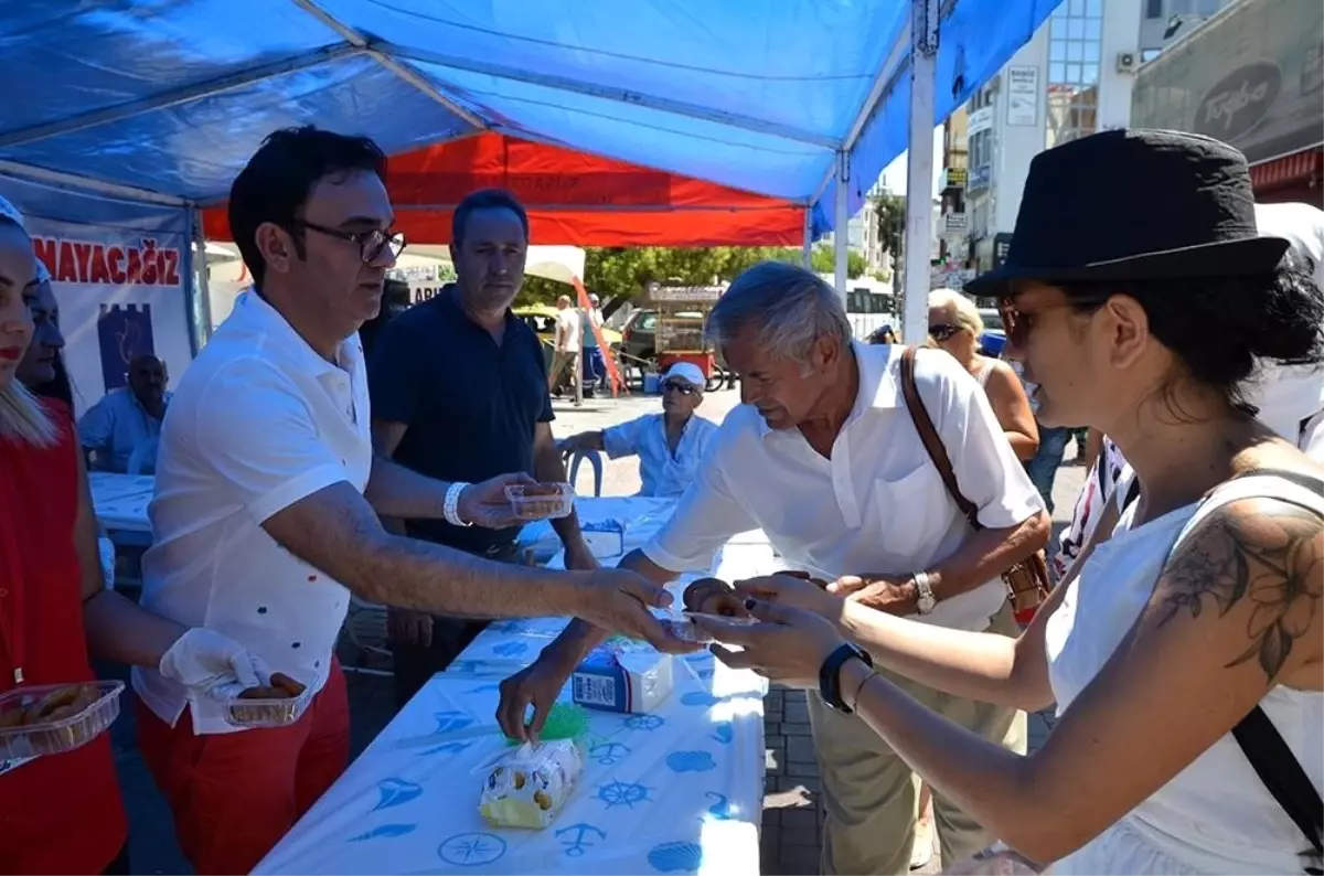 Kuşadası Belediyesi görev şehitlerini unutmadı