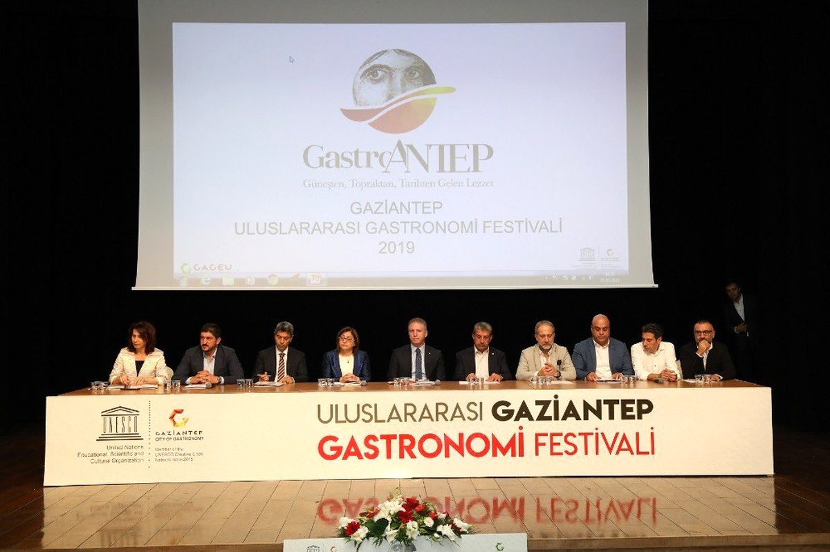 Şahin, Gastroantep Festivali öncesi sektör temsilcileriyle toplandı