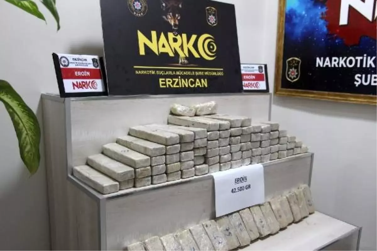 Almanya plakalı araçta 42,5 kilo eroin ele geçirildi