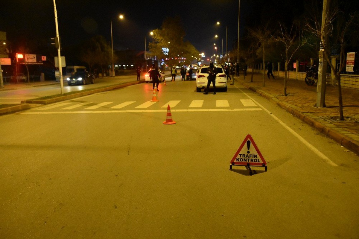 Emniyetten izinsiz yolcu taşımacılığı, alkol ve radar uygulaması