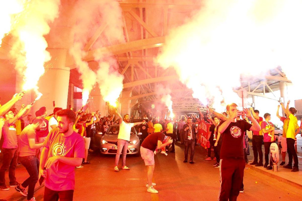 Galatasaray\'a Ankara\'da coşkulu karşılama