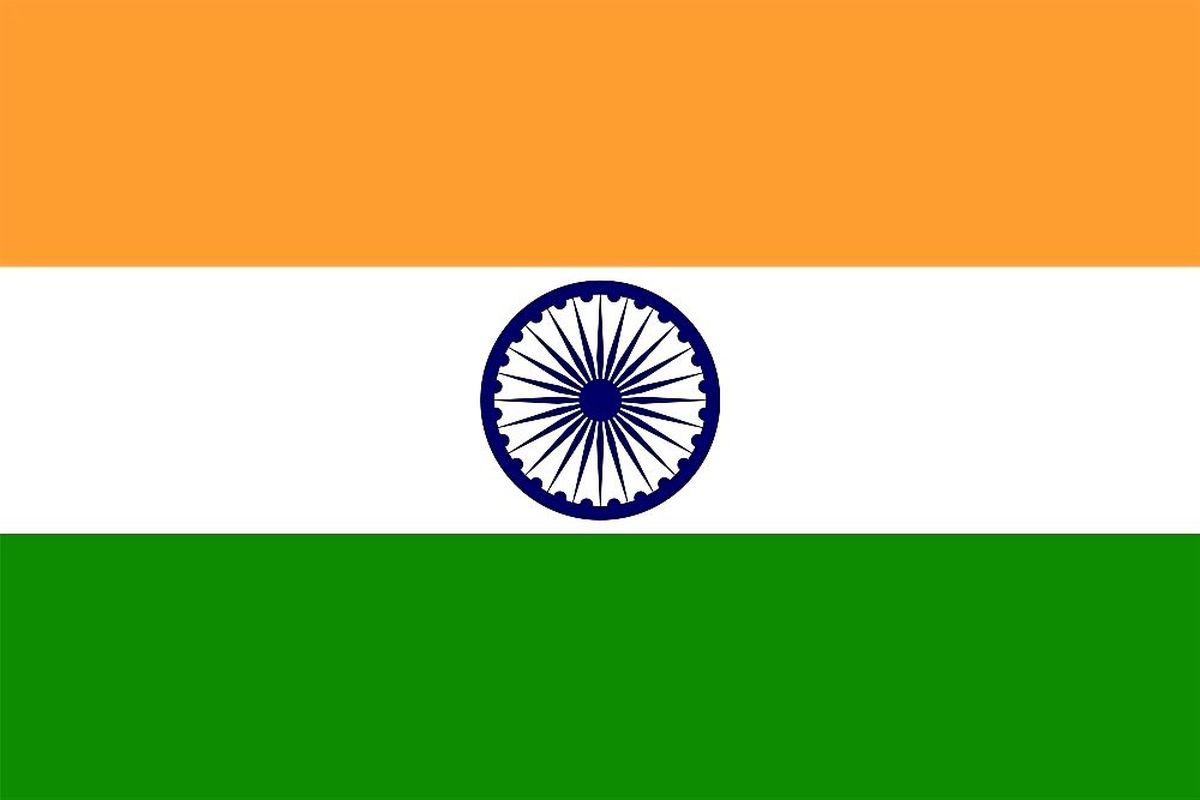 Hindistan Keşmir\'de iletişimi kesti