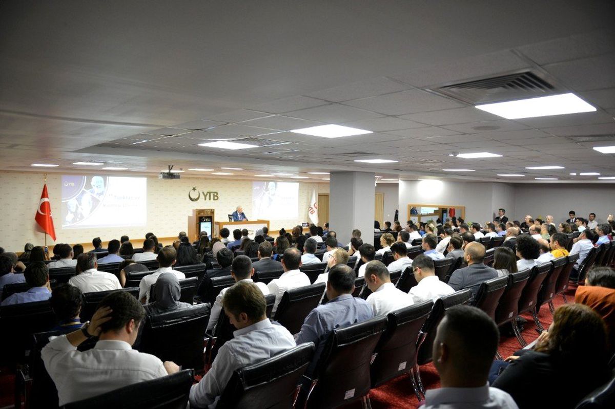 İlber Ortaylı\'dan "Türkiye ve Komşu Ülkeler" konferansı