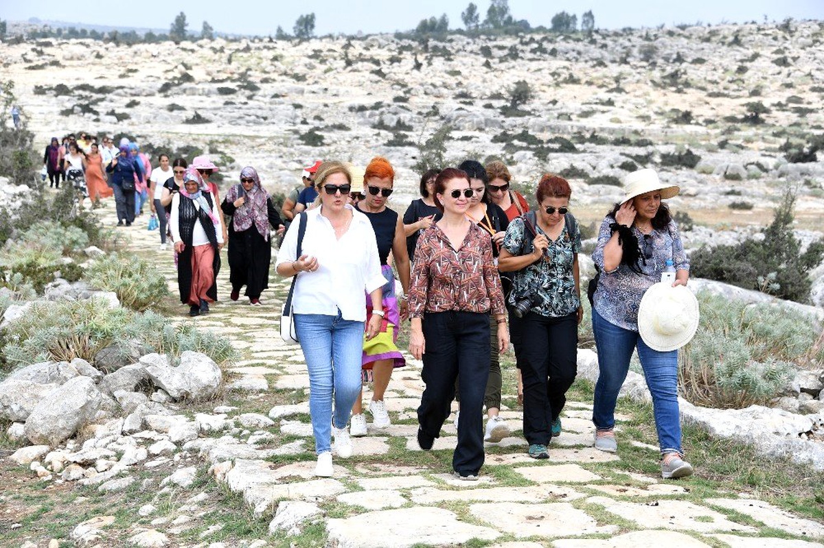 Kırsal Mahalle Buluşmalarında Tarsus\'un tarihine yolculuk yaptılar