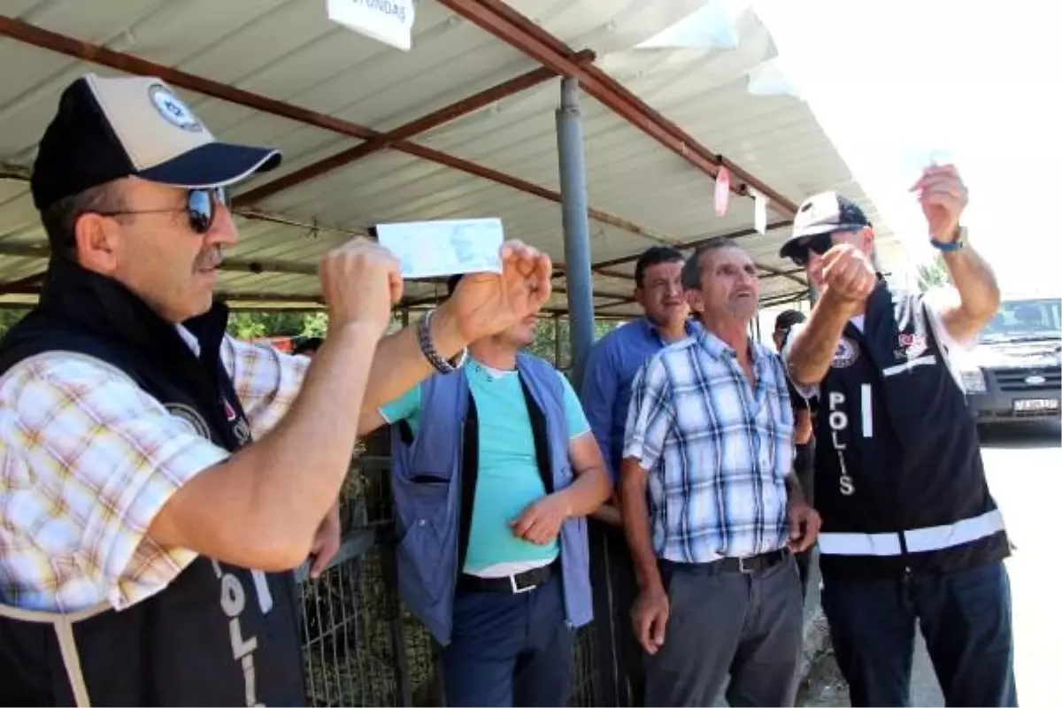 Polis, kurbanlık satıcılarını sahte paraya karşı bilgilendirdi