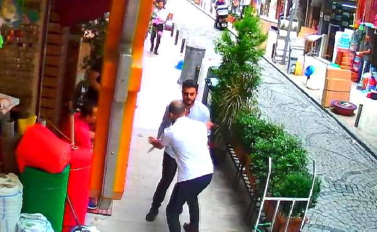 Şişli\'de otel müşterisinin, çalışanı bıçaklama anları kamerada
