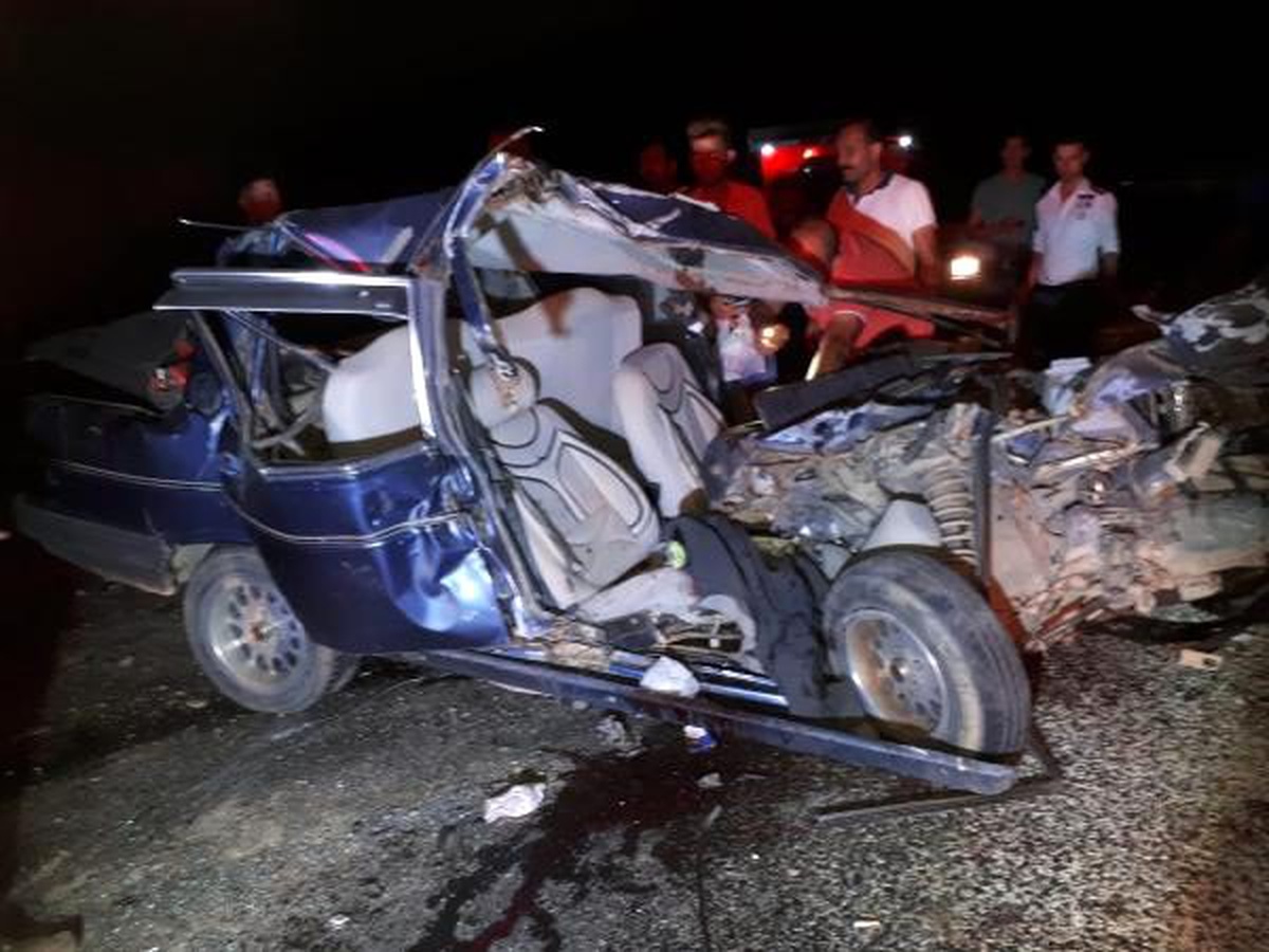 TIR ile çarpışan otomobilin sürücüsü yaralandı