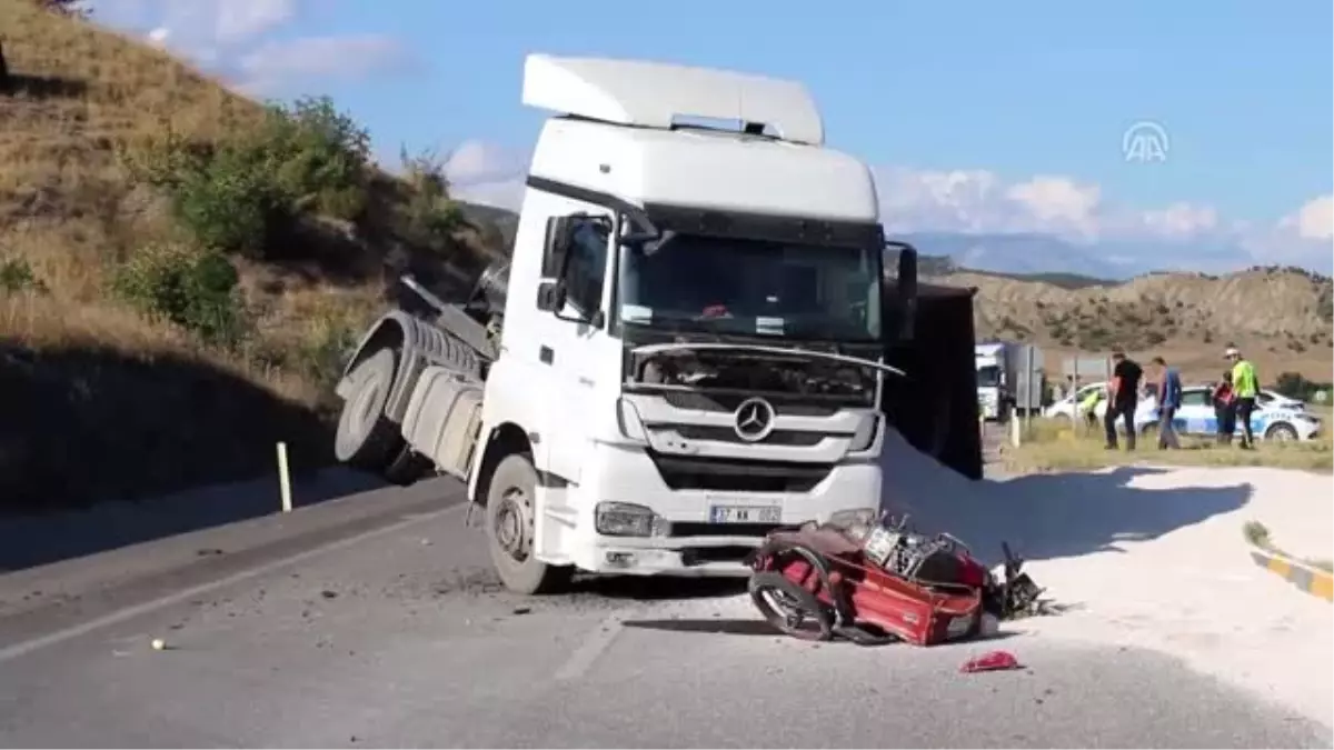 Tırın çarptığı motosiklet sürücüsü hayatını kaybetti