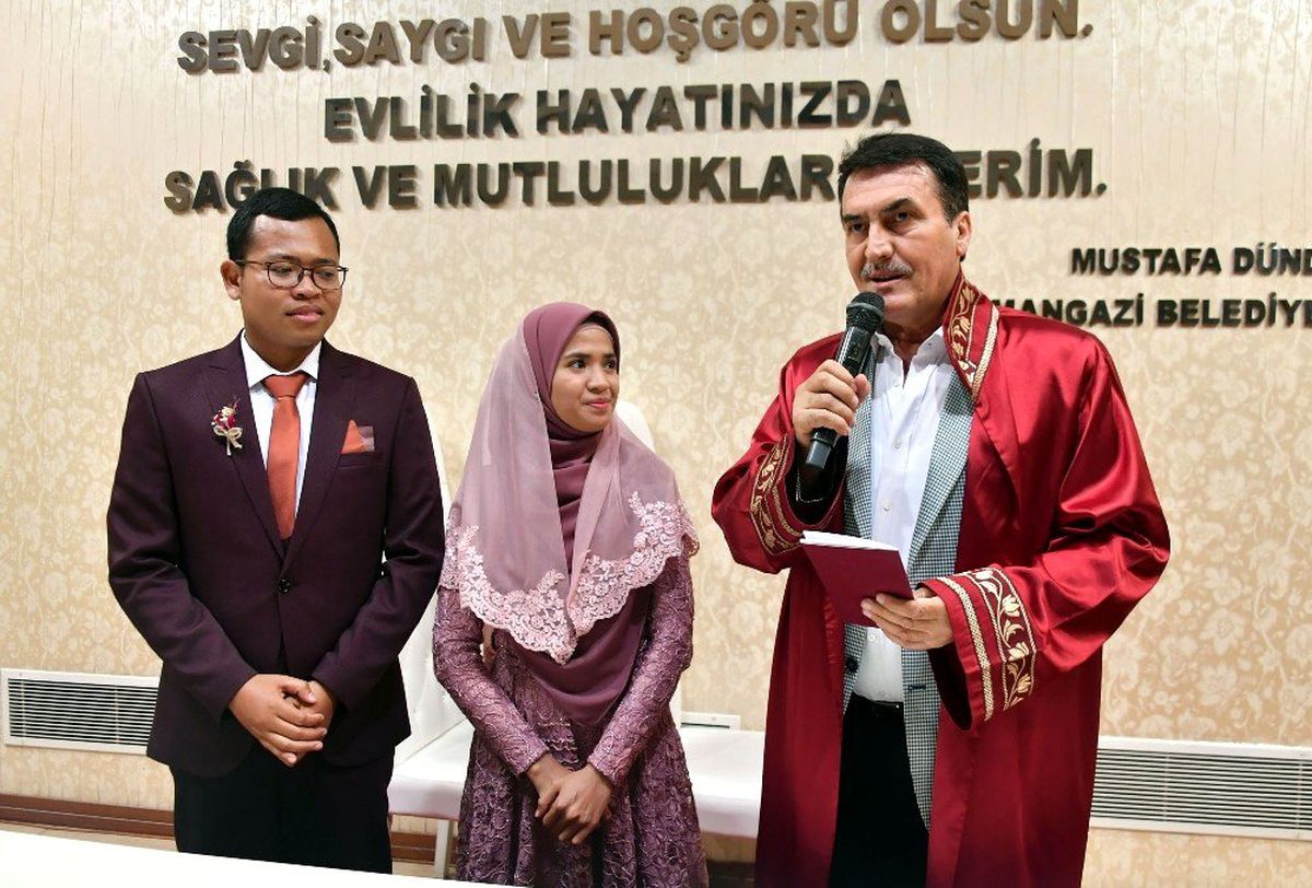Tsunami\'den kurtuldular, Bursa\'da evlendiler