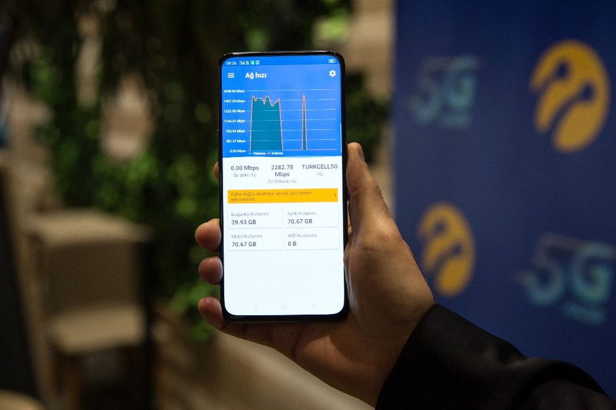 Turkcell\'in 5G\'si cep telefonu ile buluştu