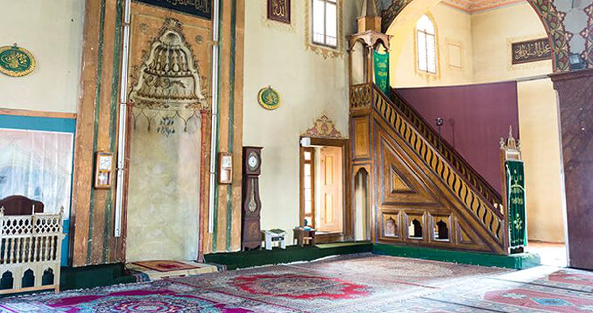 Yüzde 50 zihinsel engelli raporu bulunan genç, camiyi ateşe verdi! O anlar kameralara yansıdı