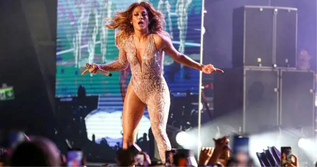 Antalya\'da konser veren Jennifer Lopez\'in Türkiye ile ilgili paylaşım yapmaması tepki çekti