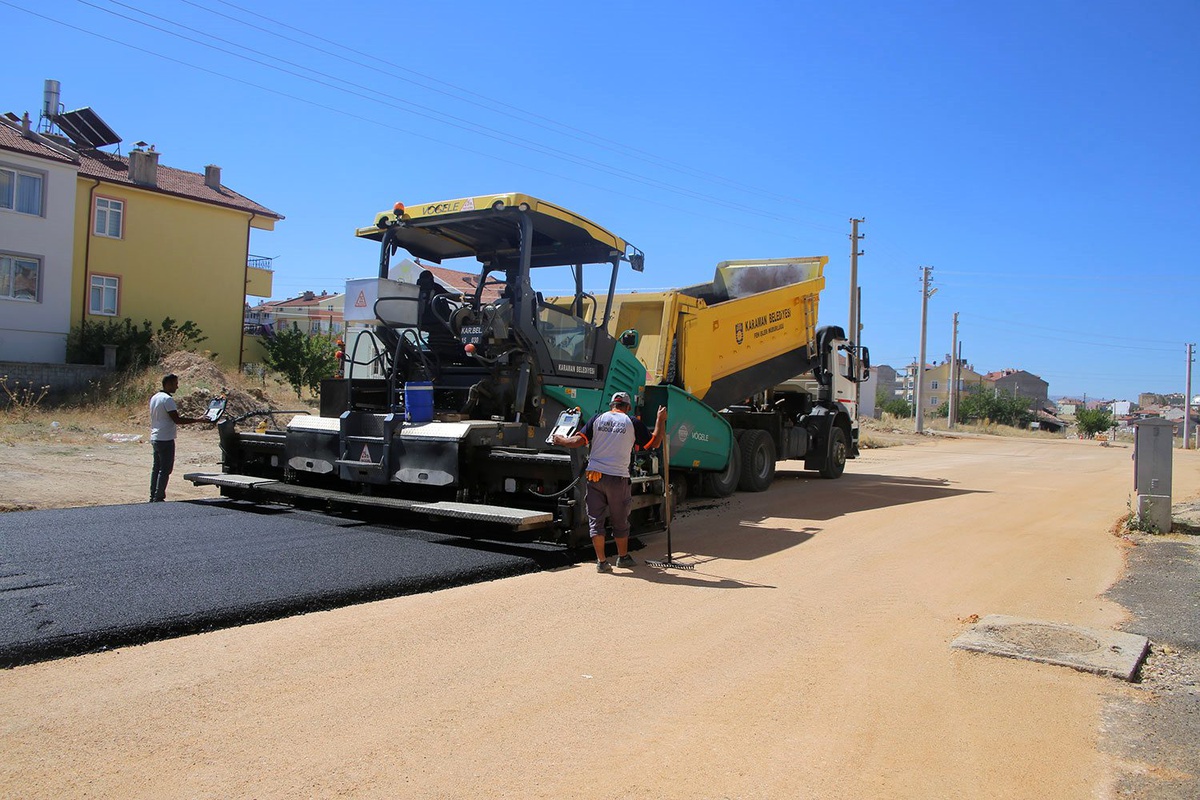 Asfalt ve yol bakım çalışmaları tam gaz devam ediyor