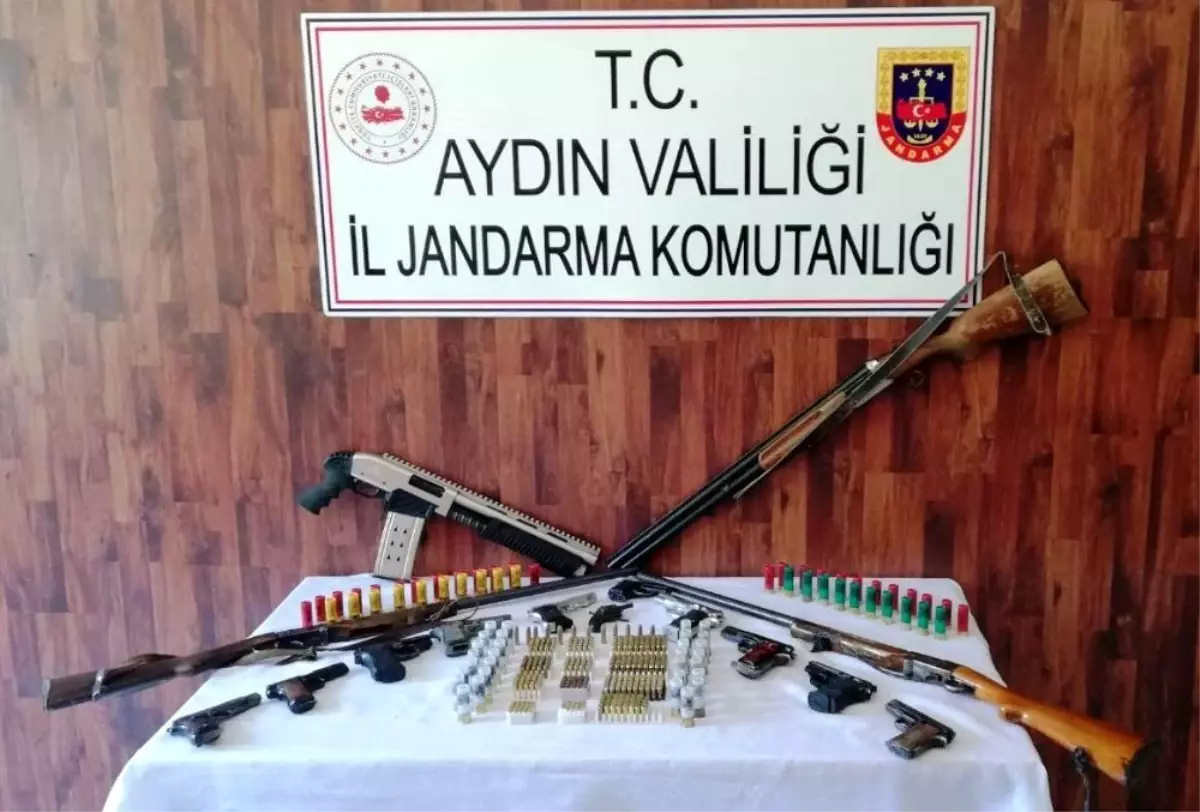 Aydın\'da jandarmadan kaçak silah tacirlerine operasyon: 5 gözaltı