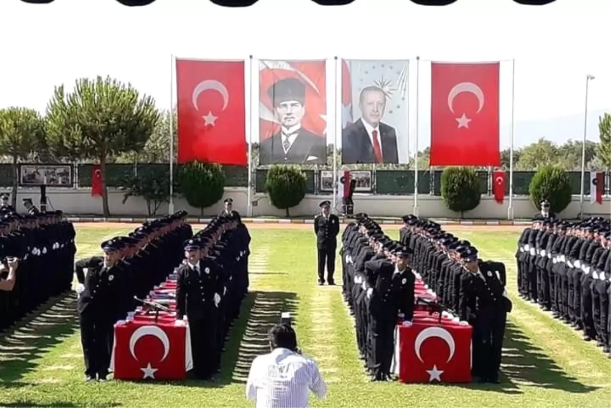 Aydın MHP, çiçeği burnunda polislere başarı diledi