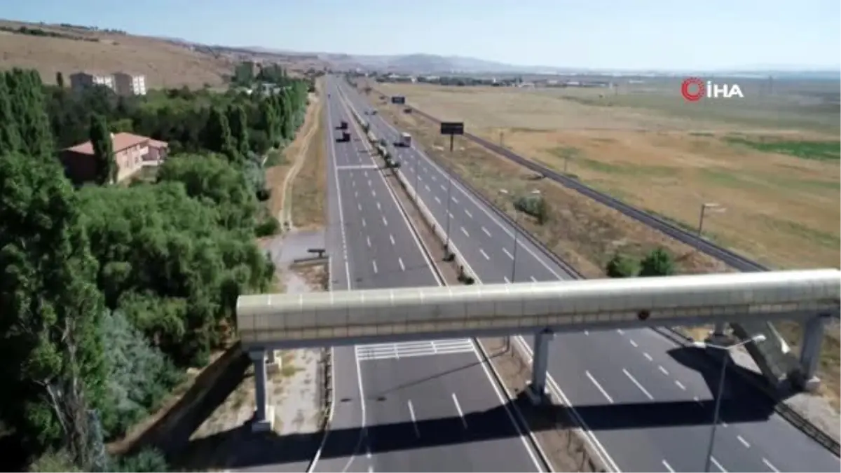 Bayram öncesi artırılan trafik denetimleri havadan görüntülendi