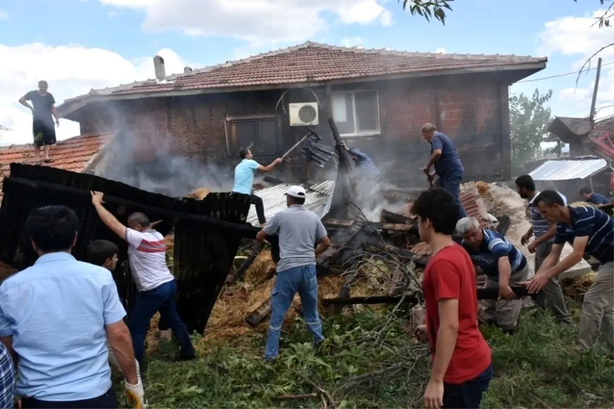 Boyabat\'ta samanlık yangını korkuttu