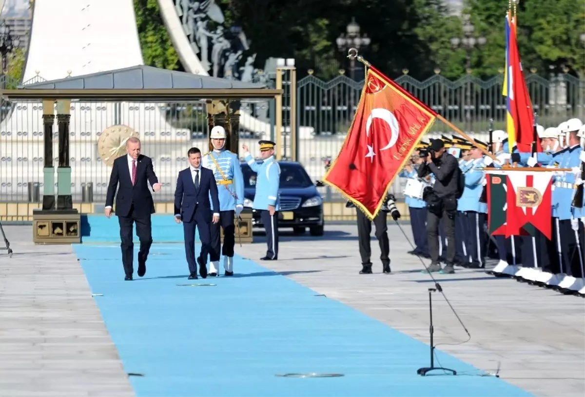 Cumhurbaşkanı Erdoğan, Ukrayna Devlet Başkanı Zelenskiy\'i resmi törenle karşıladı