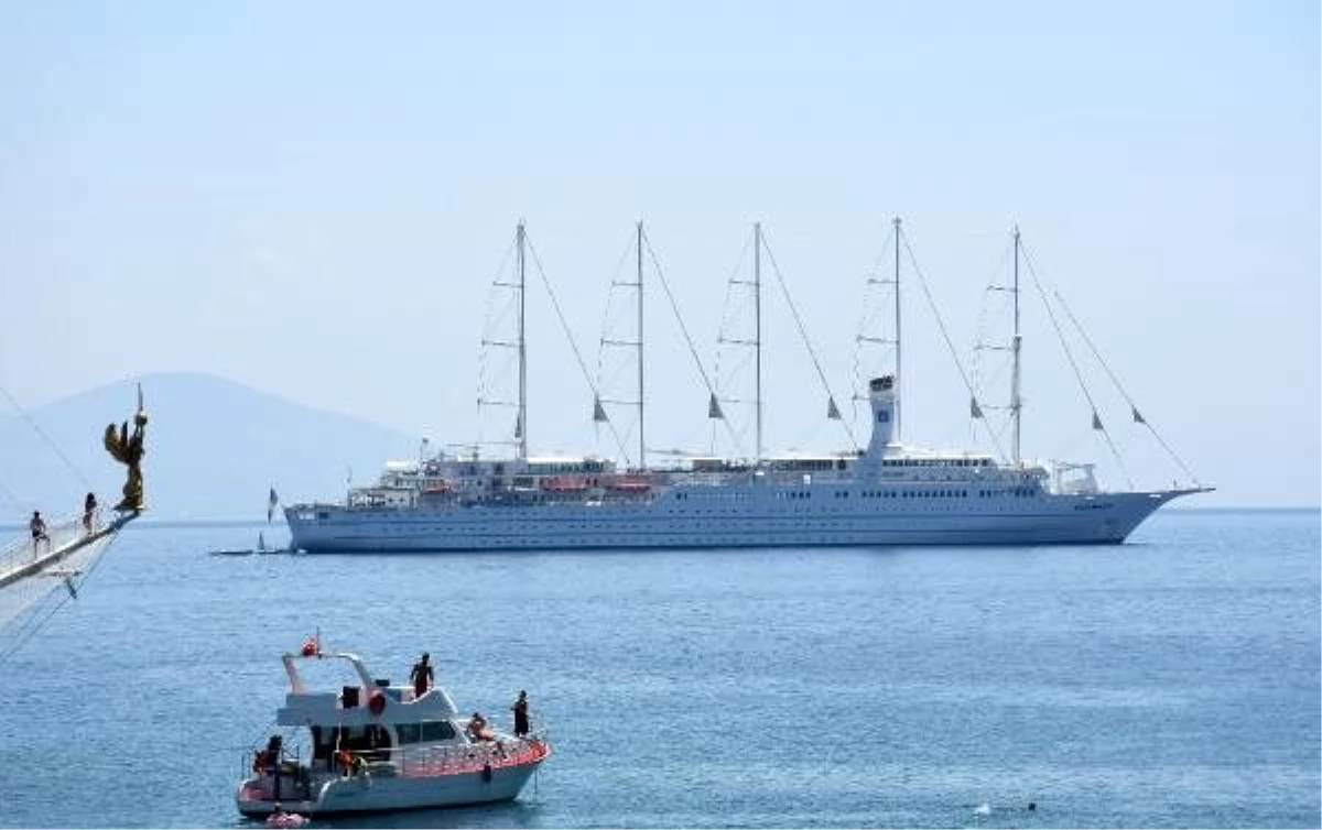 Dünyanın en büyük yelkenli gemilerinden Club Med 2, Alanya\'da