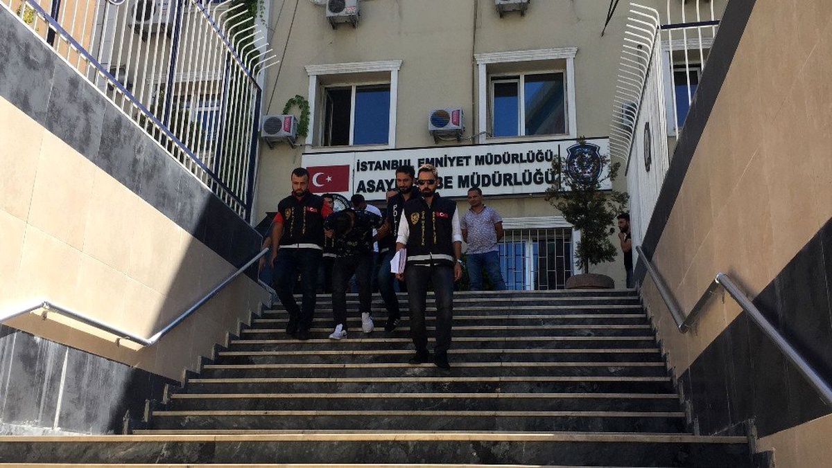 Esenyurt\'ta polislerin dikkati gasp zanlılarını yakalattı
