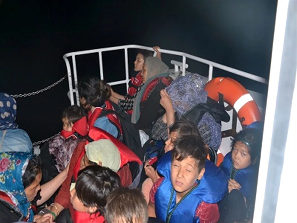 İzmir\'de 46 düzensiz göçmen yakalandı