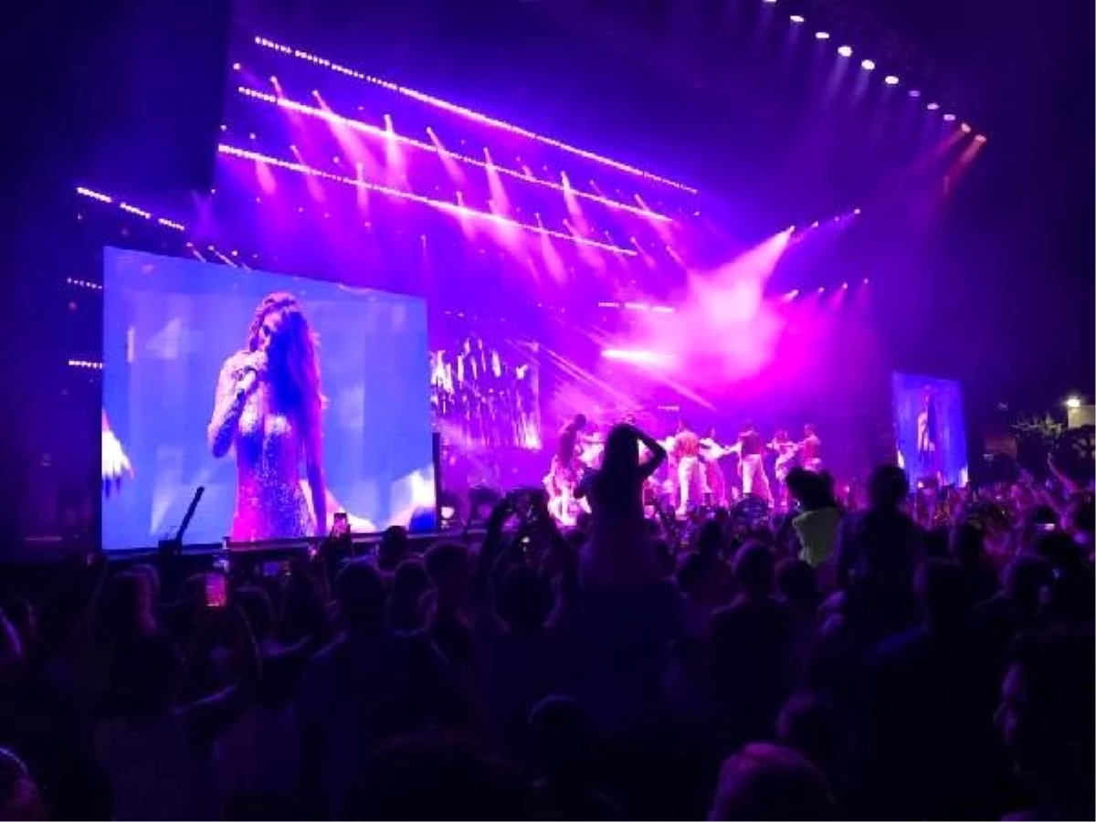 Jennifer Lopez Antalya\'da konser verdi