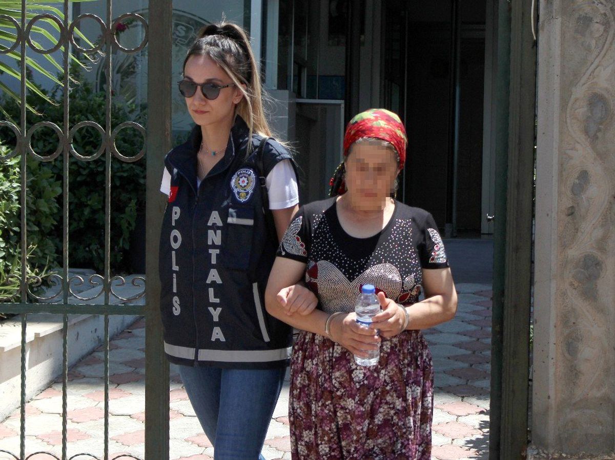 Kadın hırsız hastanede, hasta gibi davranıp hastaları soydu