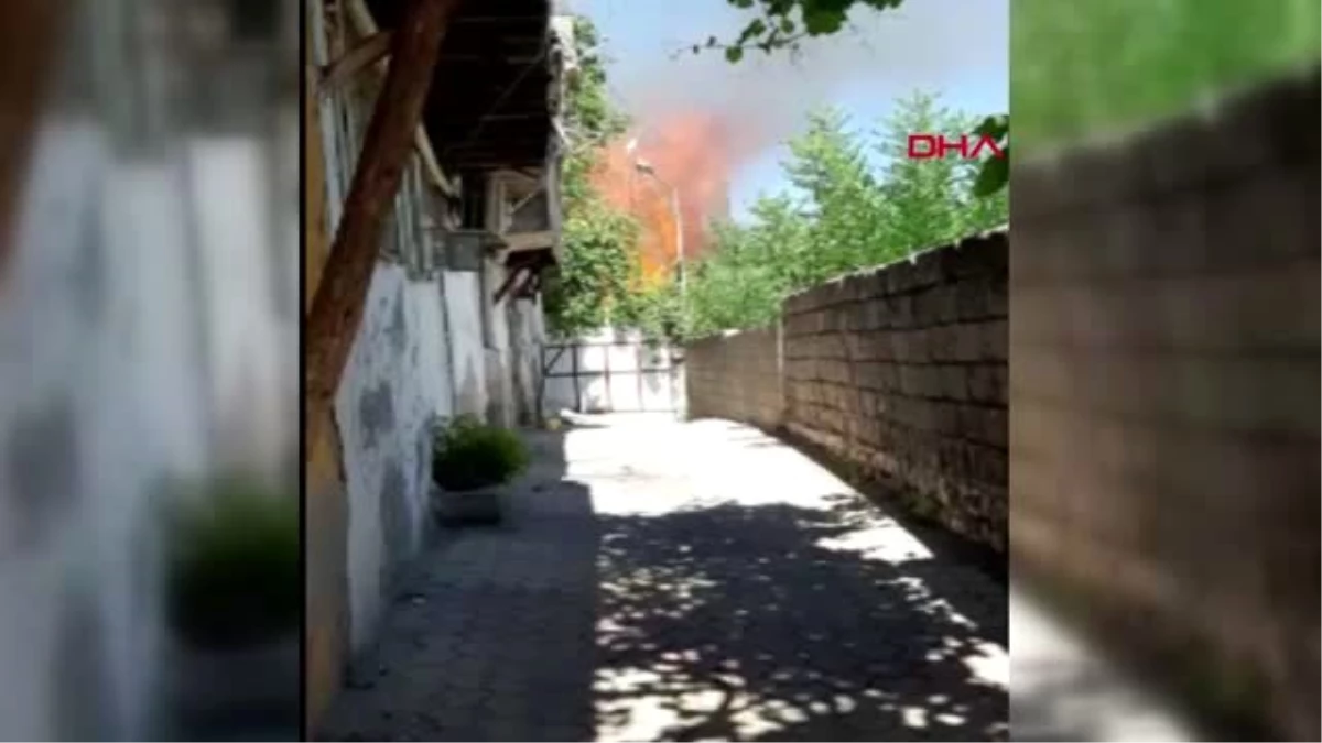 Kahramanmaraş\'ta 3 ev yandı