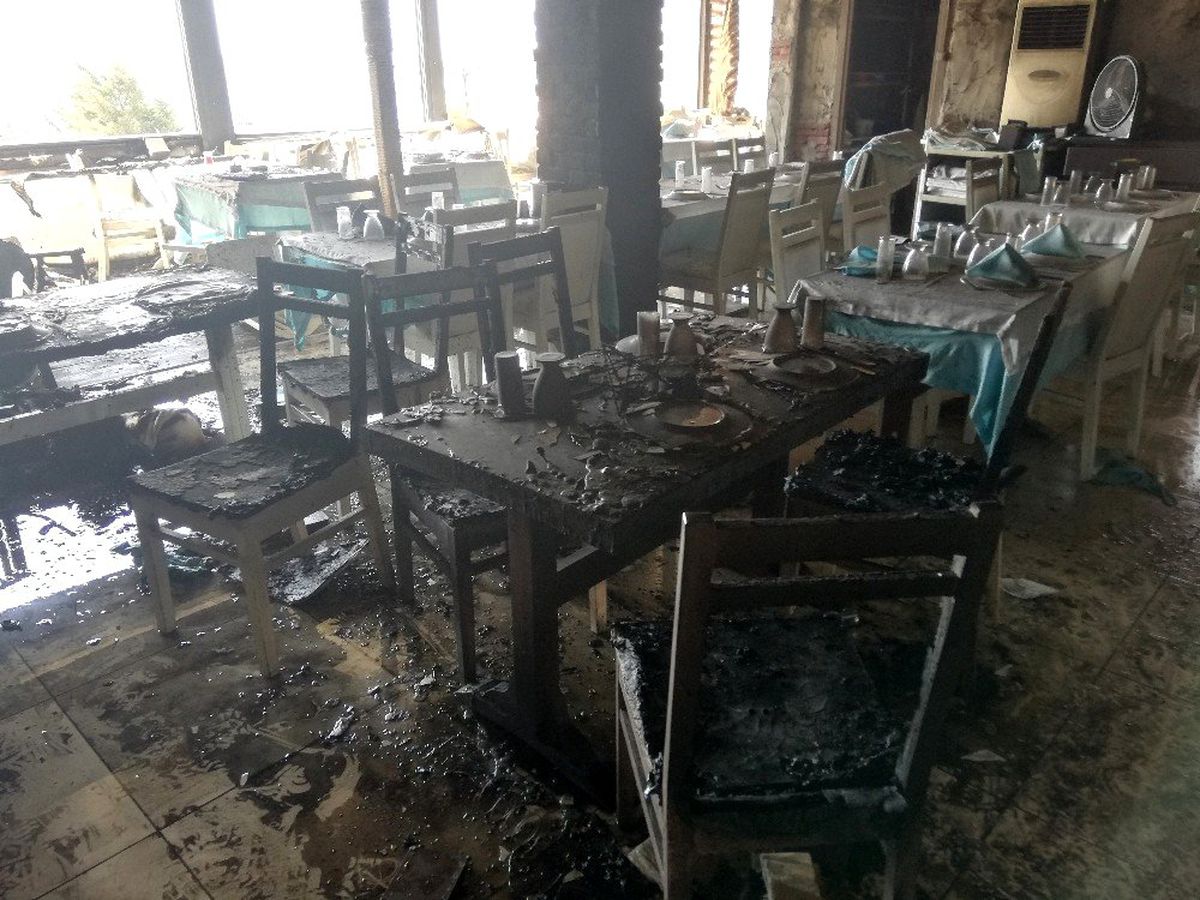 Maaşını alamadı, restoranı yaktı