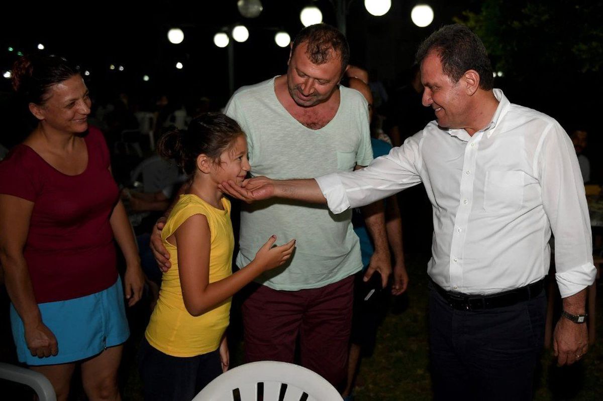 Seçer, gece yarısı Susanoğlu sahilinde incelemelerde bulundu