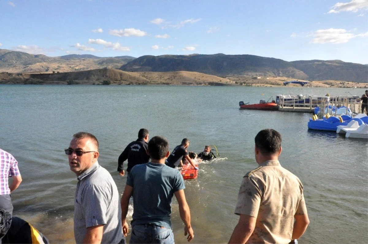 Serinlemek için girdiği barajda can verdi