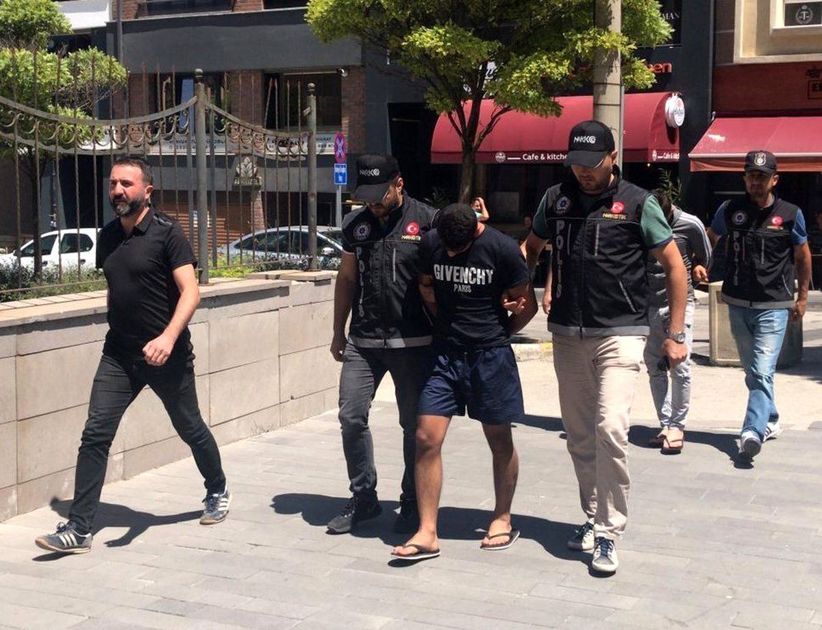 Uyuşturucu ticareti yaptıkları iddia edilen şüpheliler adliyede