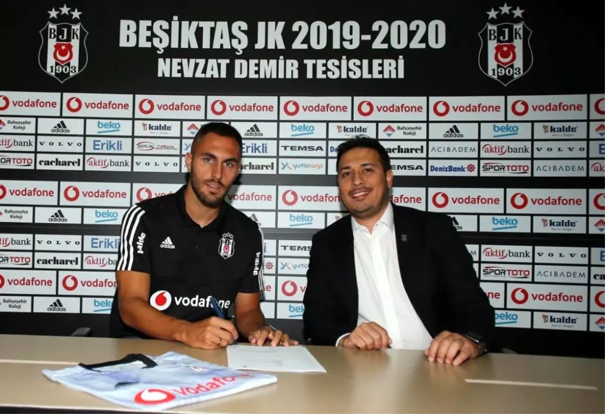 Victor Ruiz resmen Beşiktaş\'ta