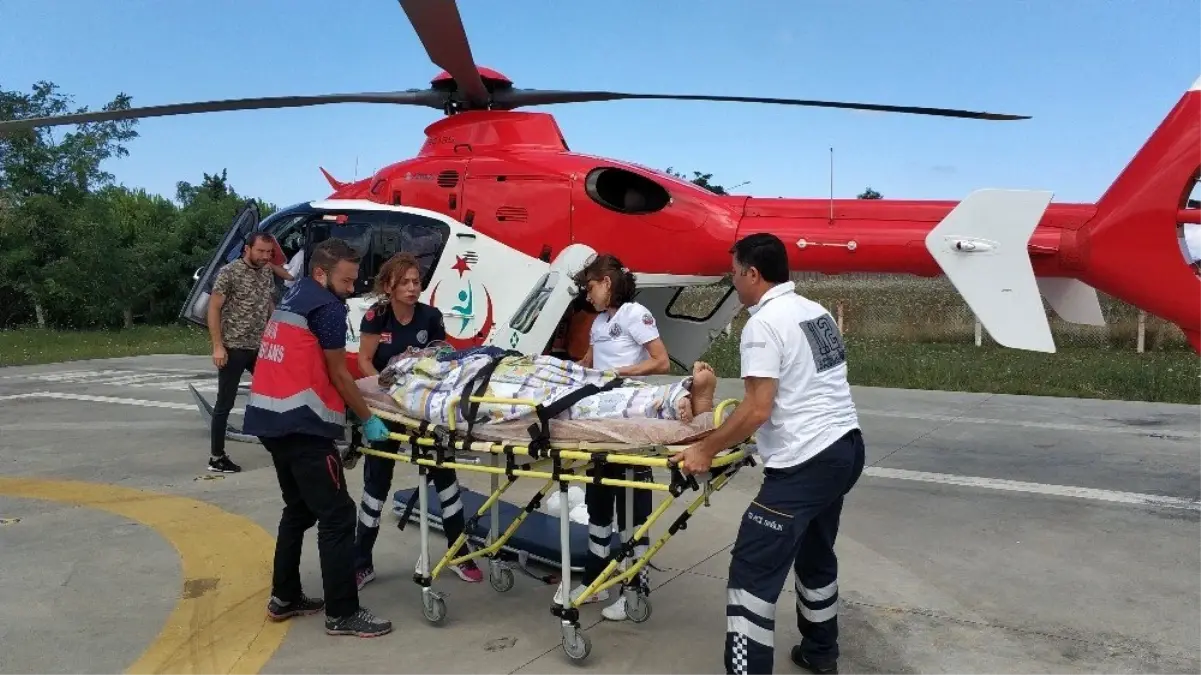 Yaşlı adamın yardımına ambulans helikopter yetişti