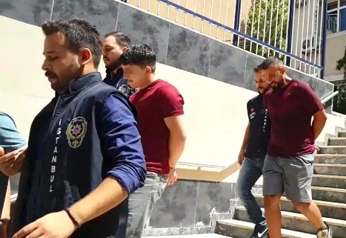13 eve giren azılı hırsızlar yakalandı