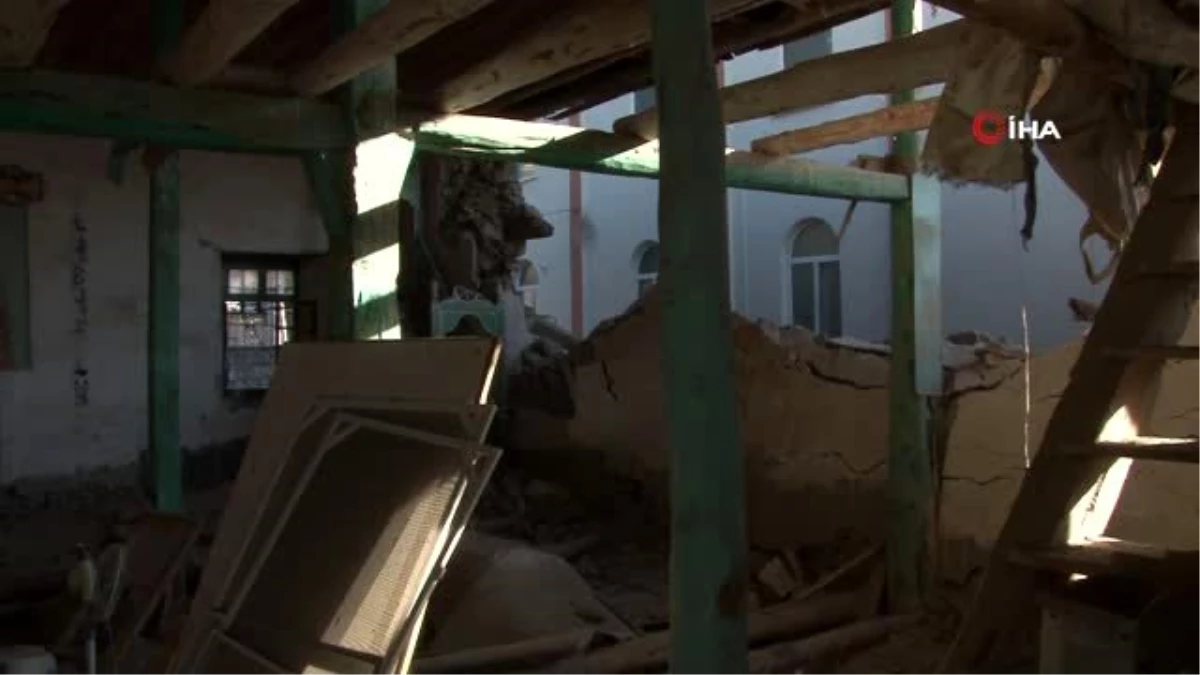 88 yıllık cami depremin ardından harabeye döndü