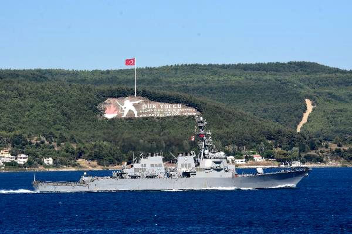 ABD savaş gemisi \'USS Porter\', Çanakkale Boğazı\'ndan geçti