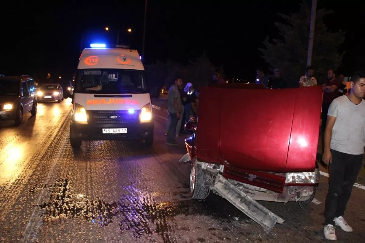 Aynı yönde seyreden iki araç çarpıştı: 1 yaralı