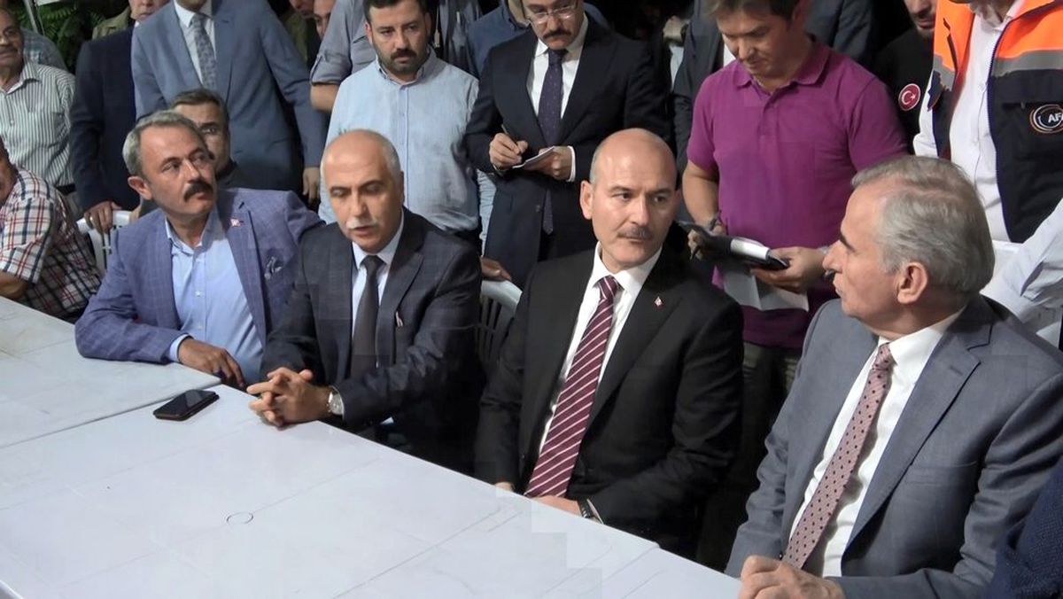 Bakan Soylu Deniz\'de deprem hasar tespitinde bulundu