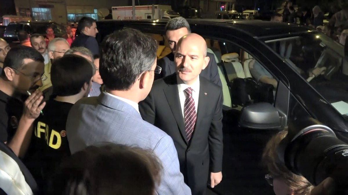 Bakan Soylu Denizli\'de afet bölgesinde