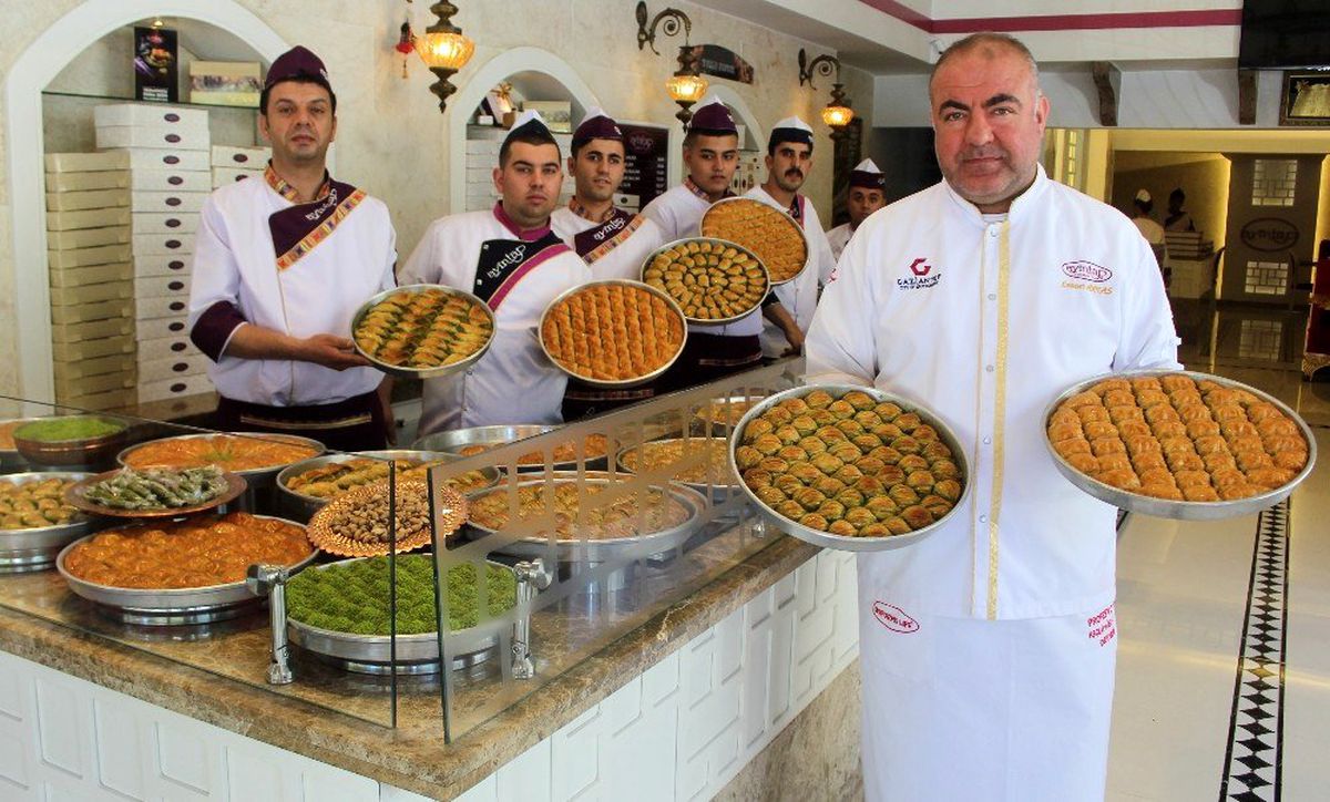 Baklavacılar bayram mesaisine başladı, üretim iki katına çıkarıldı
