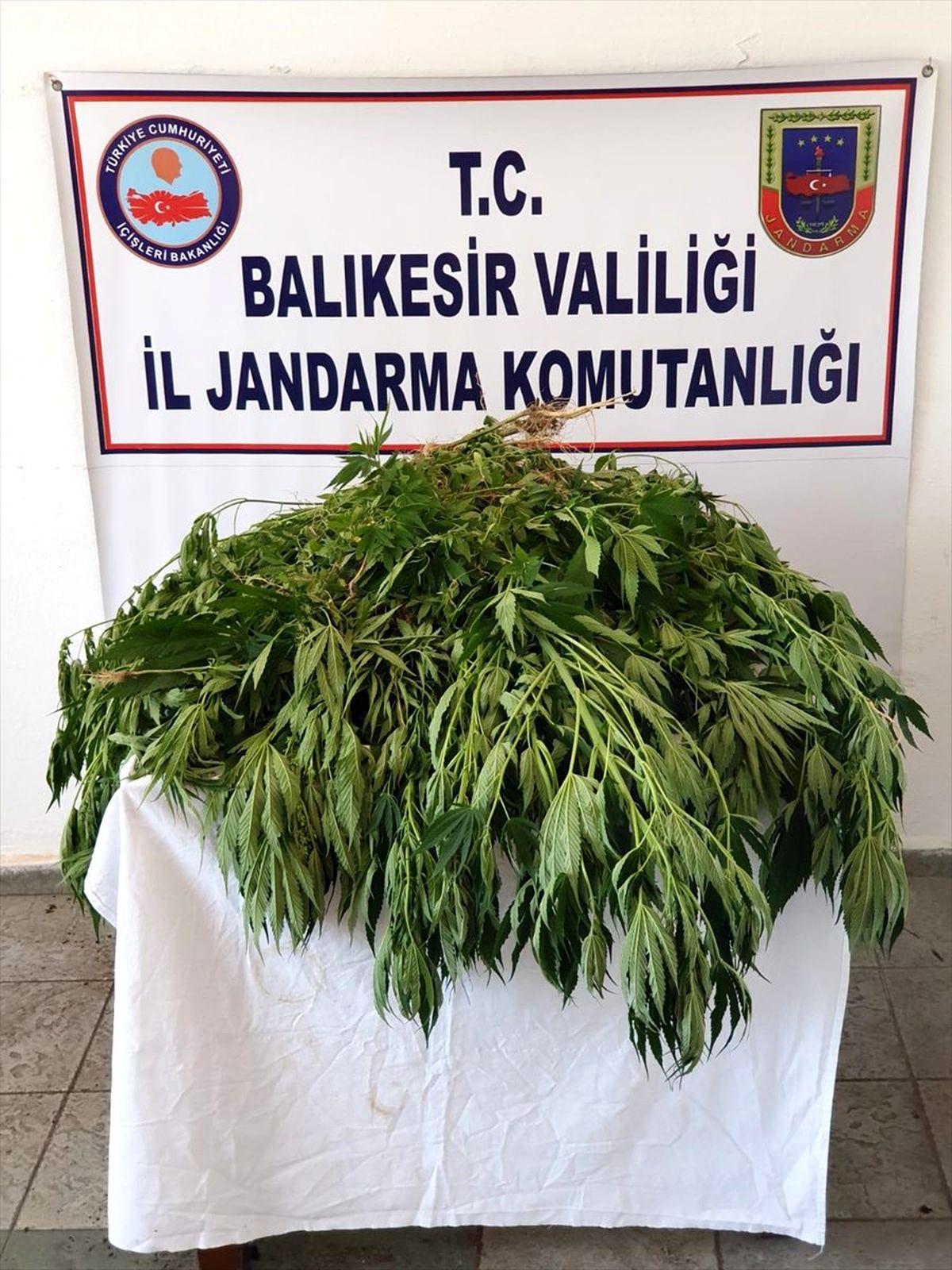 Balıkesir\'de uyuşturucu operasyonları