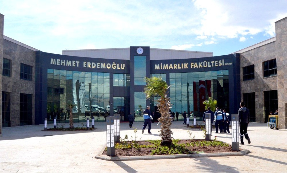 Besni Mimarlık Fakültesinde okuyan öğrencileri burs