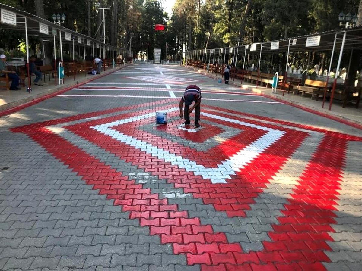 Ceyhan\'da ibadethanelerde ve mezarlıklarda bayram temizliği