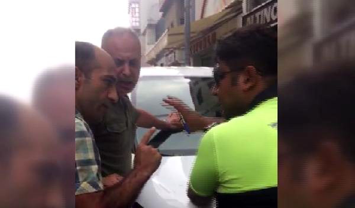Ceza yazan polisi, Hakkari\'ye sürdürmekle tehdit etmiş