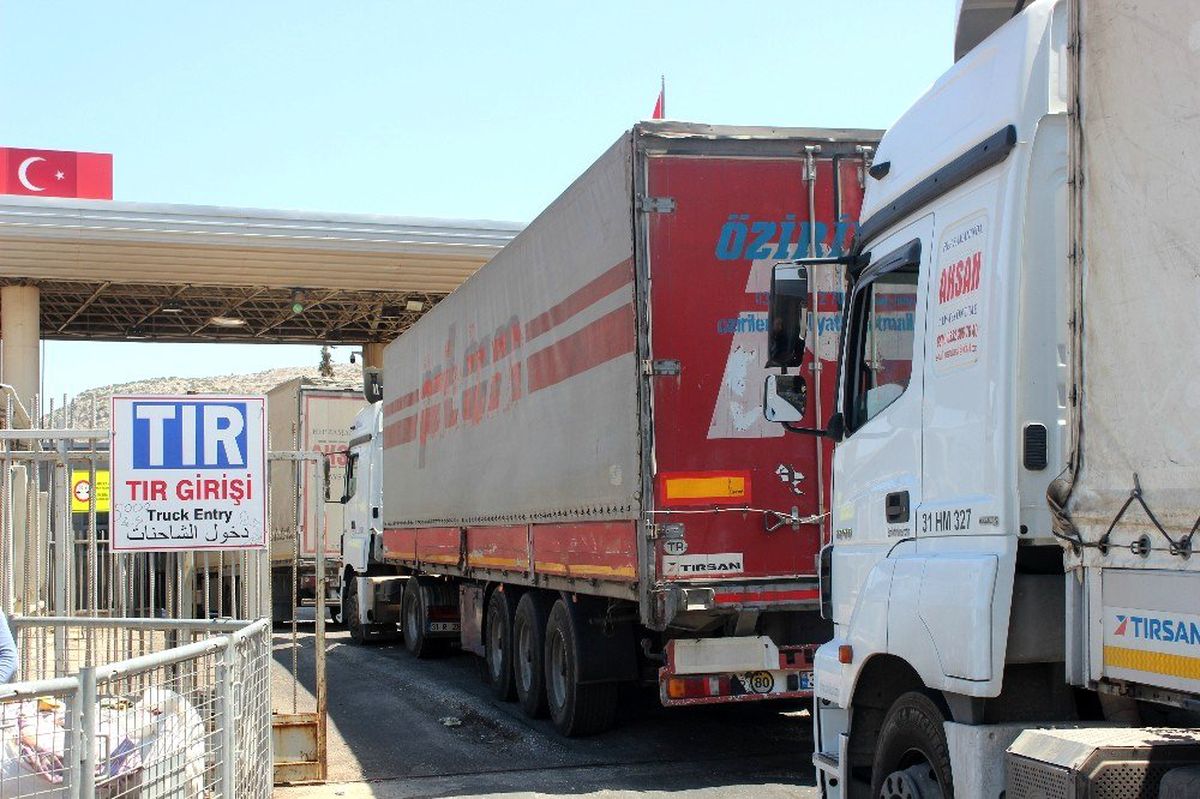 Cilvegözü Sınır Kapısı\'nda bayram öncesi tır yoğunluğu