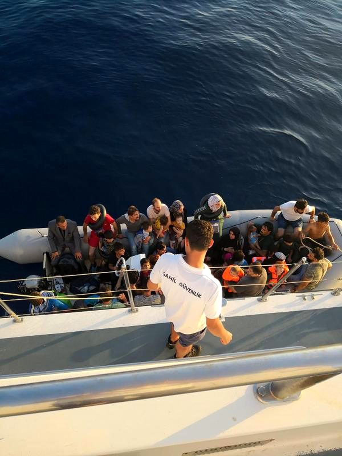 Didim\'de 128 kaçak göçmen ile 1 organizatör yakalandı