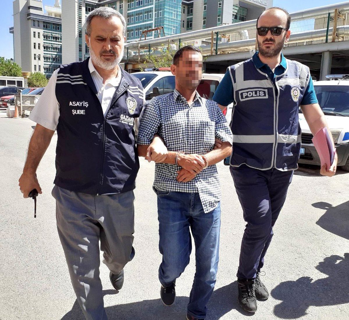 Doktoru bıçaklayan şüpheli adliyede