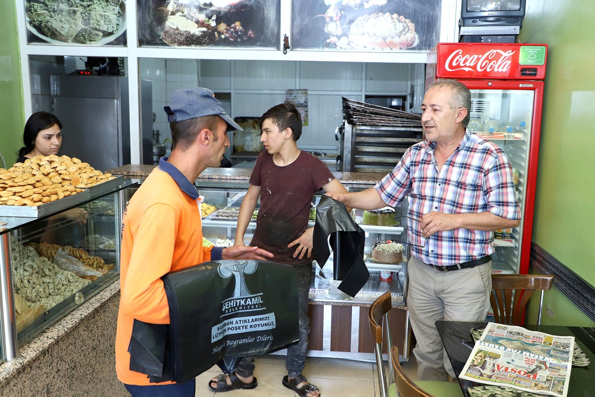 Dört bir taraftan temizlik ve hijyen çalışması yürütülüyor